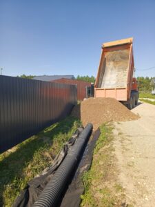 Доставка ЩПС для устройства заезда на участок