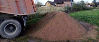 Самосвалу с песком не заехать на участок
